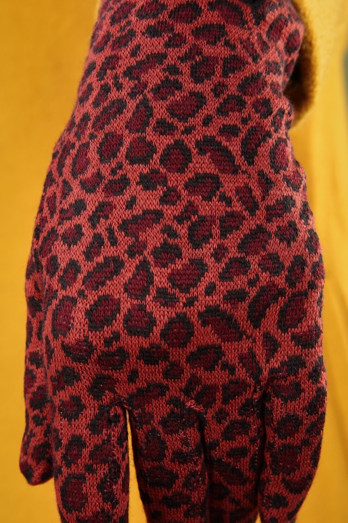 King Louie - 60s Africa Gloves in Apple Red 3