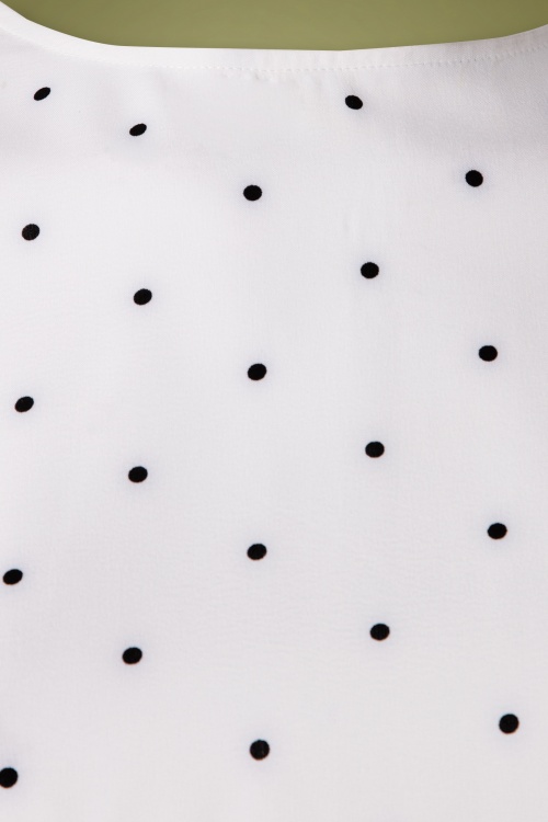 Banned Retro - Kastige Dot-Bluse in Weiß 3