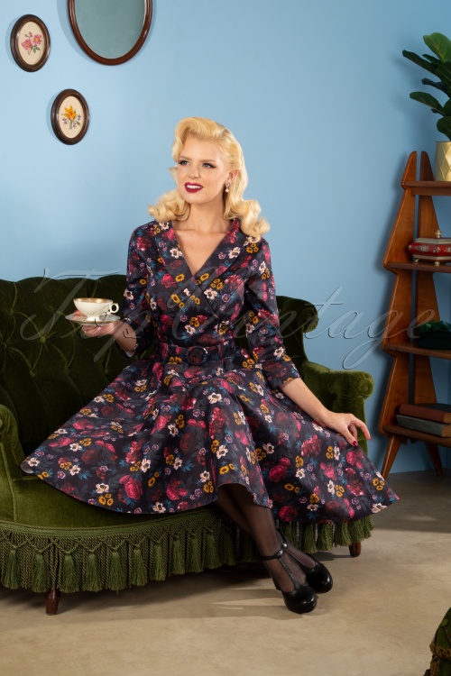 Collectif Clothing - 50s Penelope Midnight Floral Swing Dress in Black 2