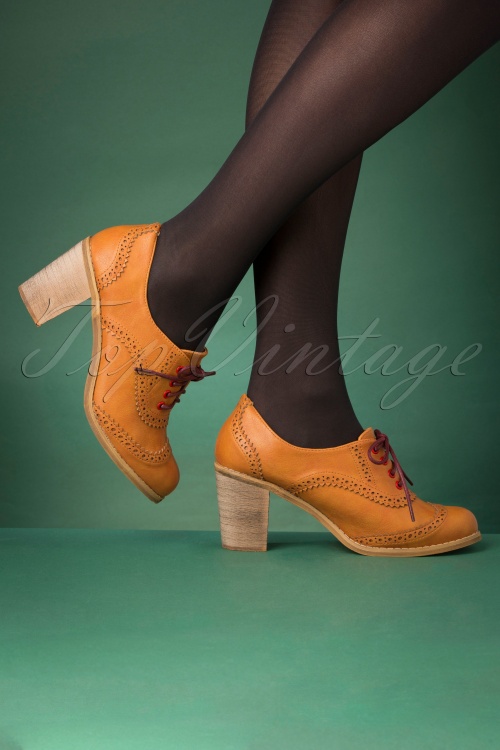 Banned Retro - 70s Betty Does Country Lace Up Shoe Booties in Tan
