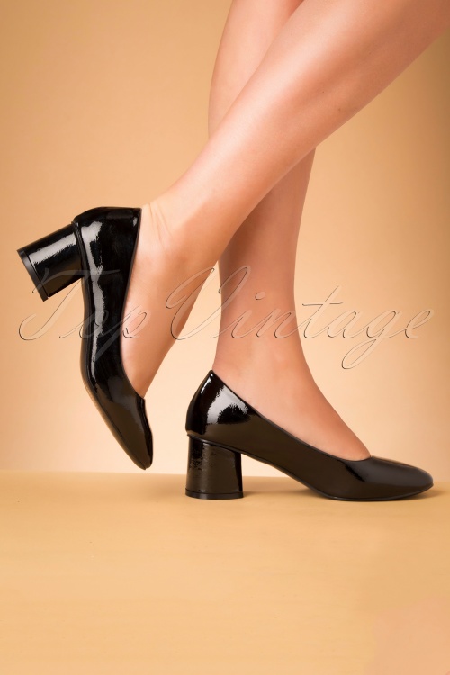Banned Retro - 60s The Modernist Patent Pumps in Black 2