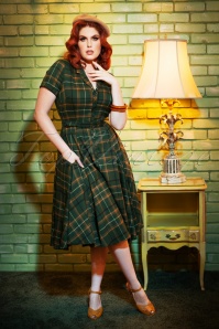 Collectif ♥ Topvintage - 50s Caterina Fife Check Swing Dress in Green 3