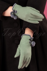 Powder - Betty Pom Pom Wool Gloves Années 40 en Vert Pâle