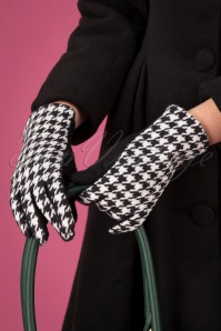 Darling Divine - 50s Houndstooth Gloves in Black and White 3