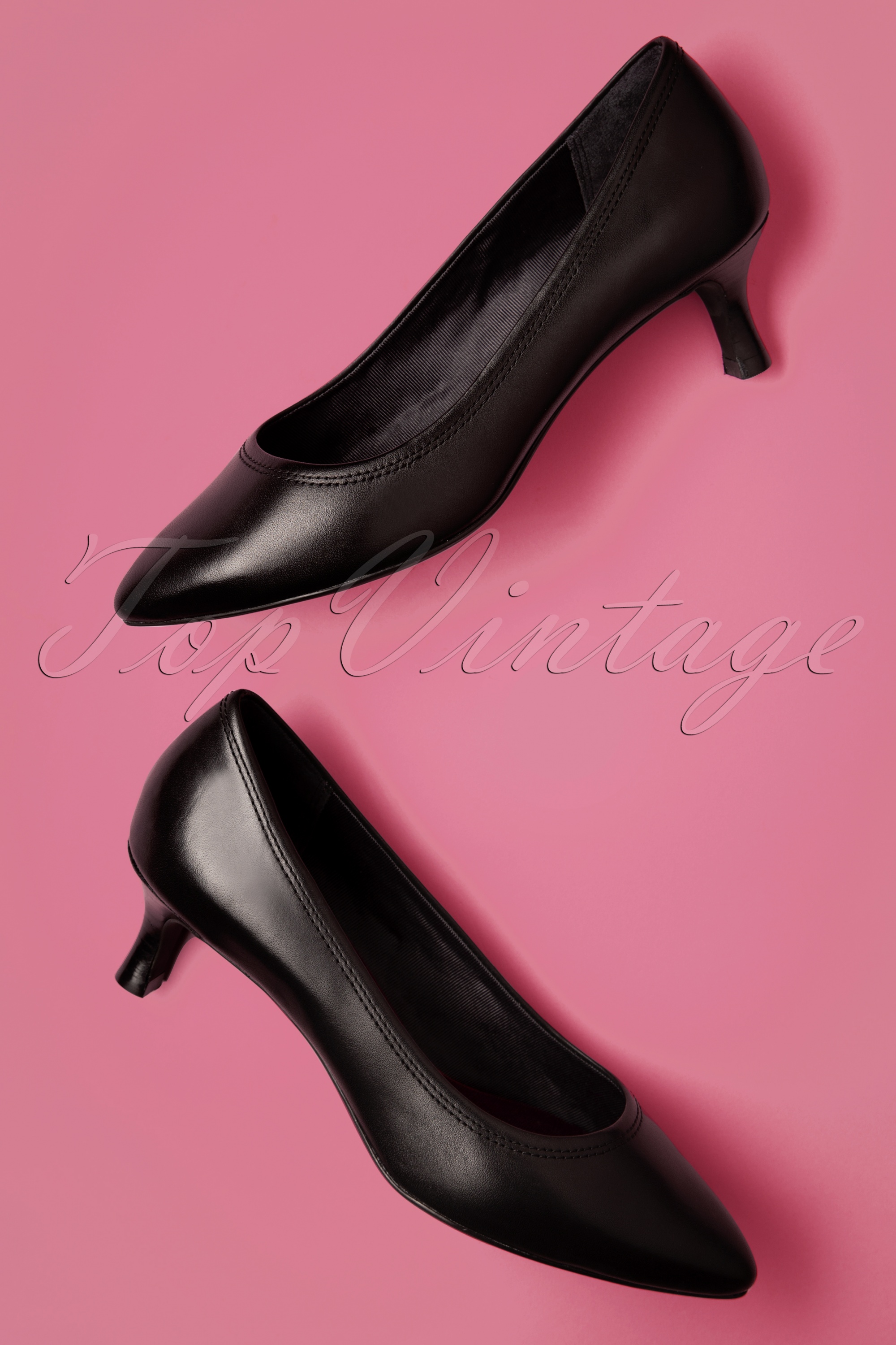 Rockport 60s Kaiya Leather Kitten Heel Pumps in Black Shop at Topvintage