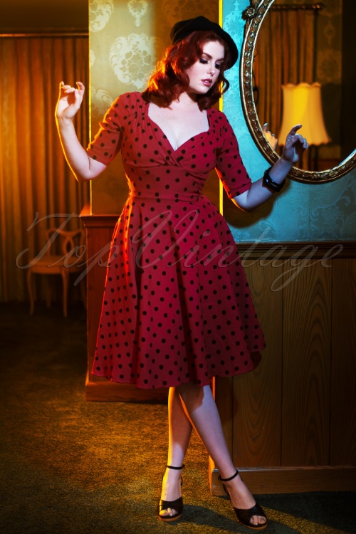 Collectif ♥ Topvintage - 50s Trixie Polka Flock Doll Swing Dress in Red