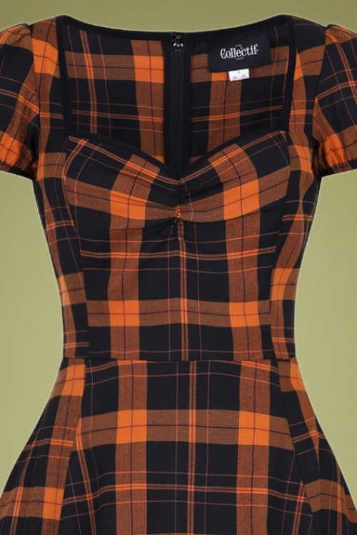 Collectif Clothing - Mimi Pumpkin Check Puppenkleid in Schwarz und Orange 3