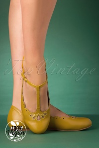Bettie Page Shoes - Maila flats met t-strapjes in geel