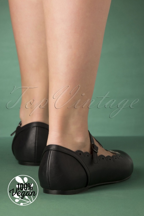 Bettie Page Shoes - Maila flats met t-strap in zwart 4