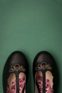 Bettie Page Shoes - Maila flats met t-strap in zwart 3