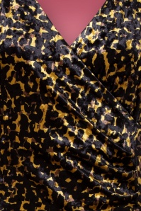 Smashed Lemon - Daysie Velvet Pencil Dress in Leopard 4