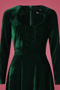 Collectif Clothing - Clara Velvet Swing Dress Années 50 en Vert 5