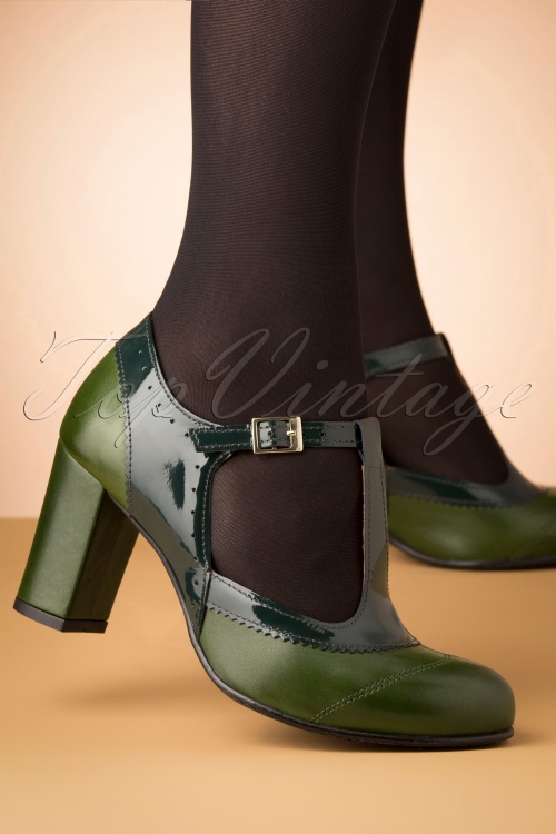 La Veintinueve - Ada Leather T-Strap Pumps Années 60 en Vert 