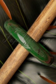 Splendette - TopVintage Exclusive ~ Fern Midi Carved Bangle Années 40 en Vert