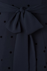 Collectif Clothing - Jamilia Mini Polka Flock Fishtail Pencil Dress Années 50 en Bleu Marine 4