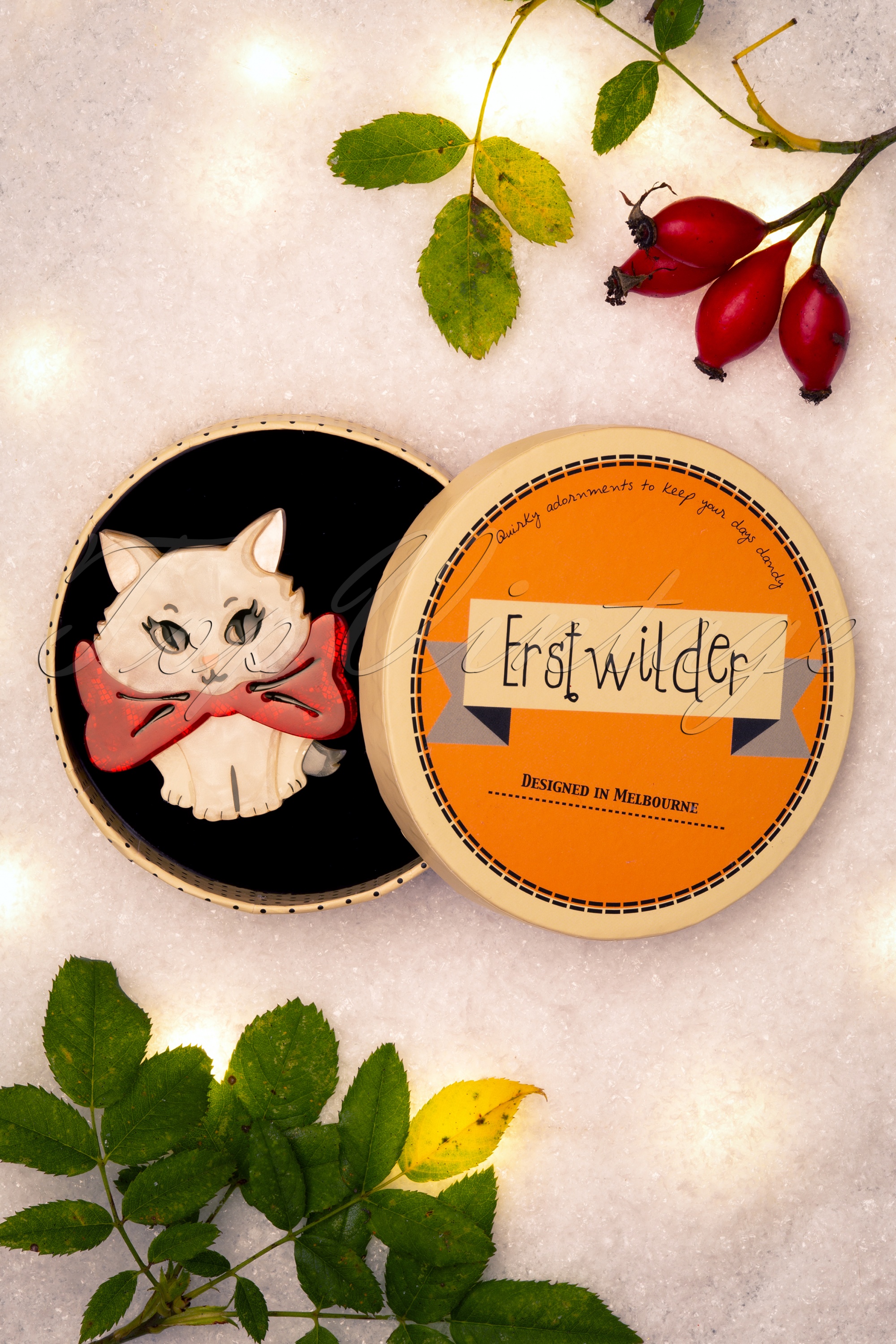 Erstwilder - Exclusief bij Topvintage ~ Wrapped Up In Love Kitten broche 2