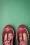 Bettie Page Shoes - Joan Pumps mit T-Strap in Burgund 3