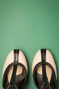 Bettie Page Shoes - Lilyan t-strap pumps in zwart en crème 4