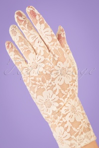 Juliette's Romance - 50s Lady Mary Lace Gloves in Capucine Cream 4