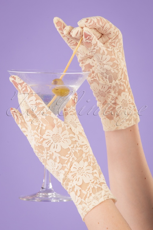 Juliette's Romance - 50s Lady Mary Lace Gloves in Capucine Cream 3