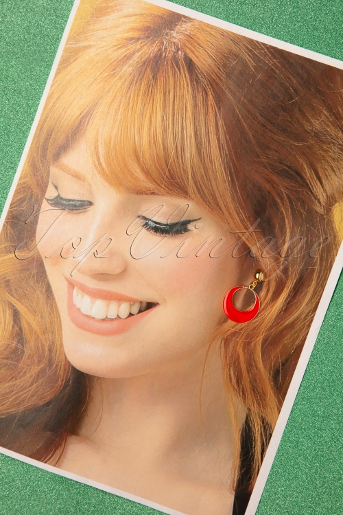 Glitz-o-Matic - 50s Teeny Tiny Hoop Earrings in Red 2