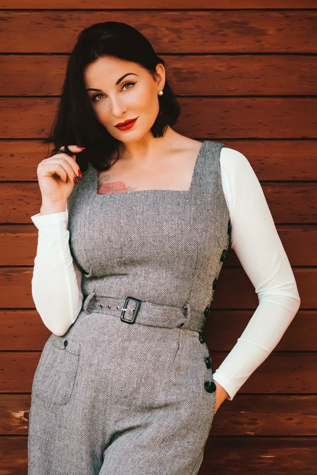 white top with mesh sleeves