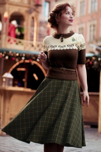 Banned Retro - 40s Polly Swing Skirt in Green 2