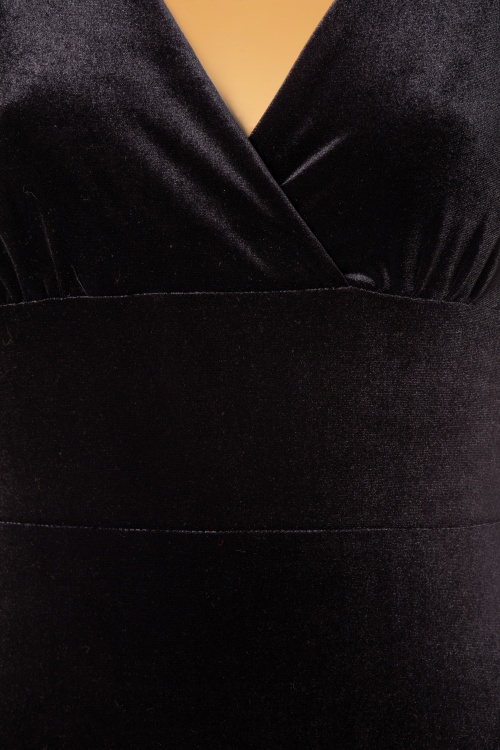 Vintage Chic for Topvintage - 50s Everleigh Velvet Pencil Dress in Black 3