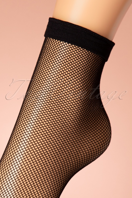 Rouge Royale - 50s Fishnet Ankle Socks in Black 2