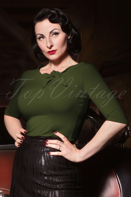 Heart of Haute - 50s Lily Bow Top in Black