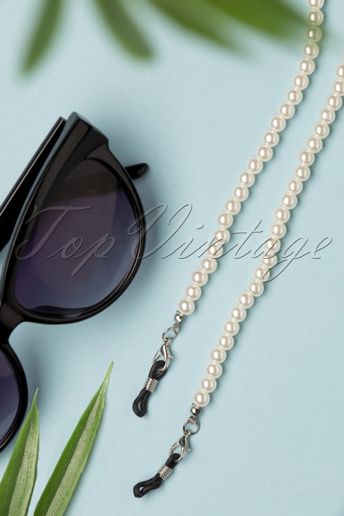 Darling Divine - 50s Pearly Sunglasses Cord in Ivory 2