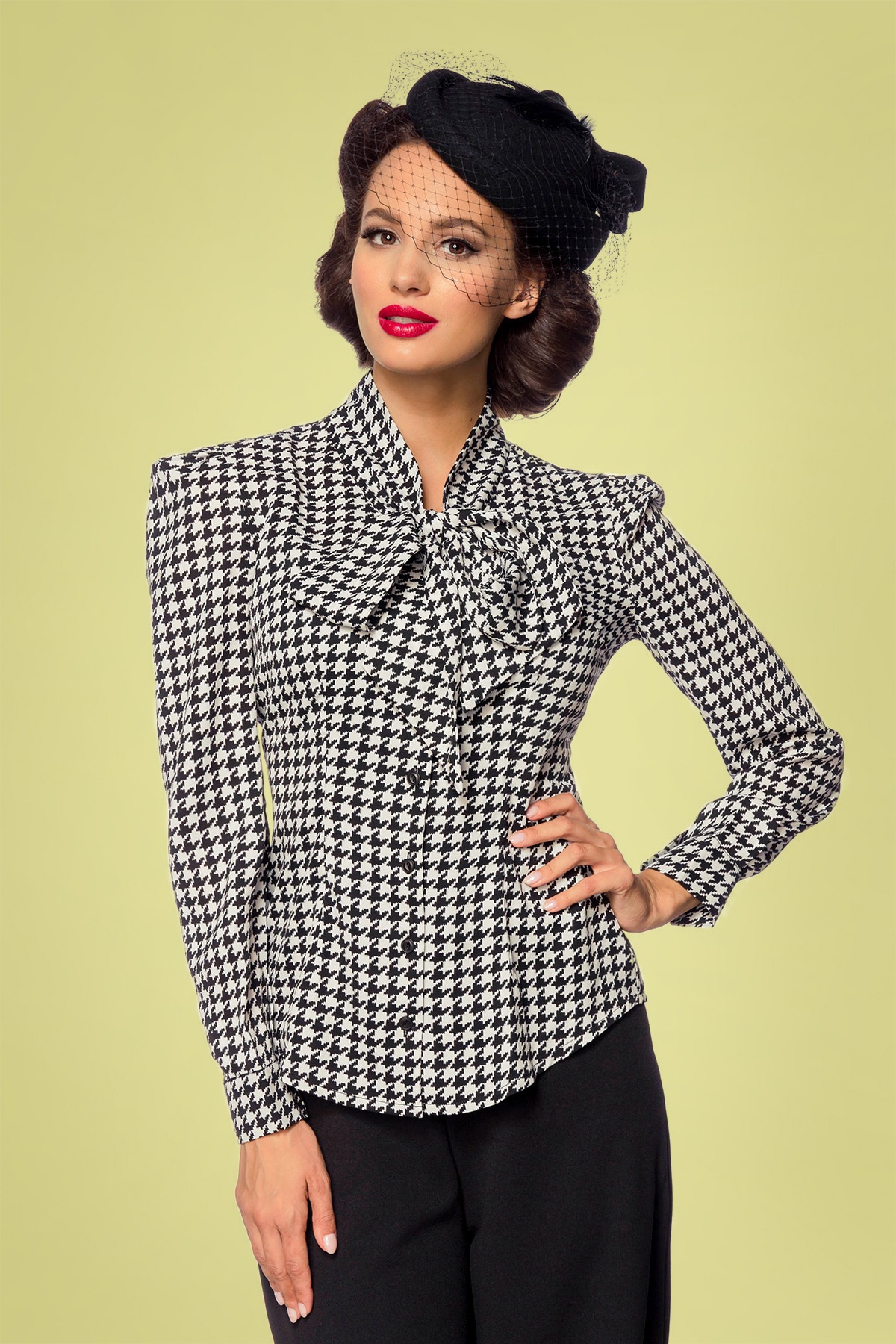 Belsira - Emerson Houndstooth blouse in zwart en ivoor