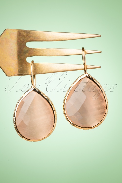 Day&Eve by Go Dutch Label - 50s The Big Drop Earrings in Peach