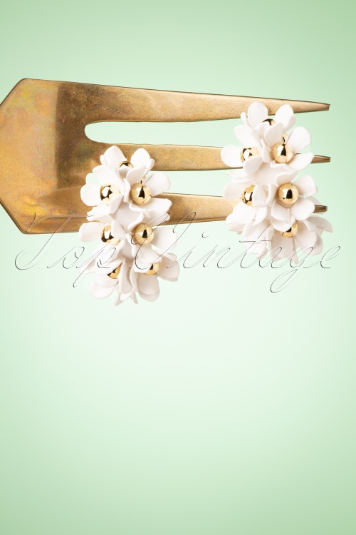 Darling Divine - 60s In Bloom Earrings in White