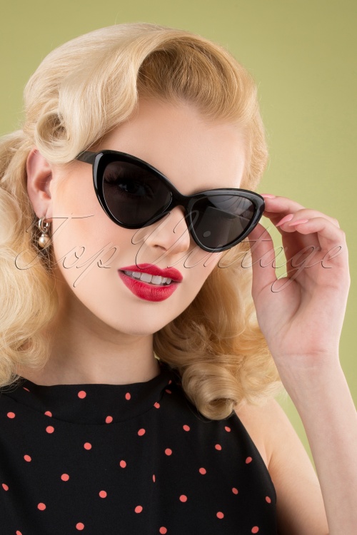 Darling Divine - 50s Boss Babe Sunglasses in Black 2