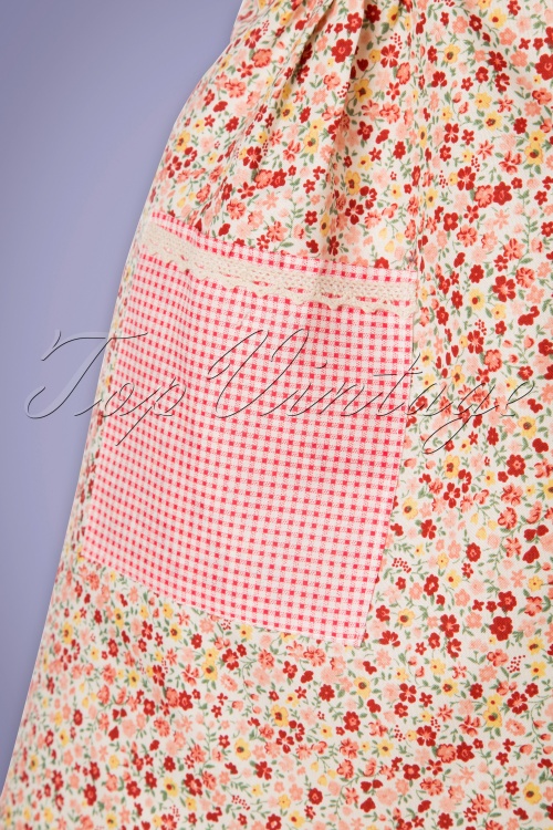 Collectif Clothing - 50s Dolly Flower Apron in Pink 4
