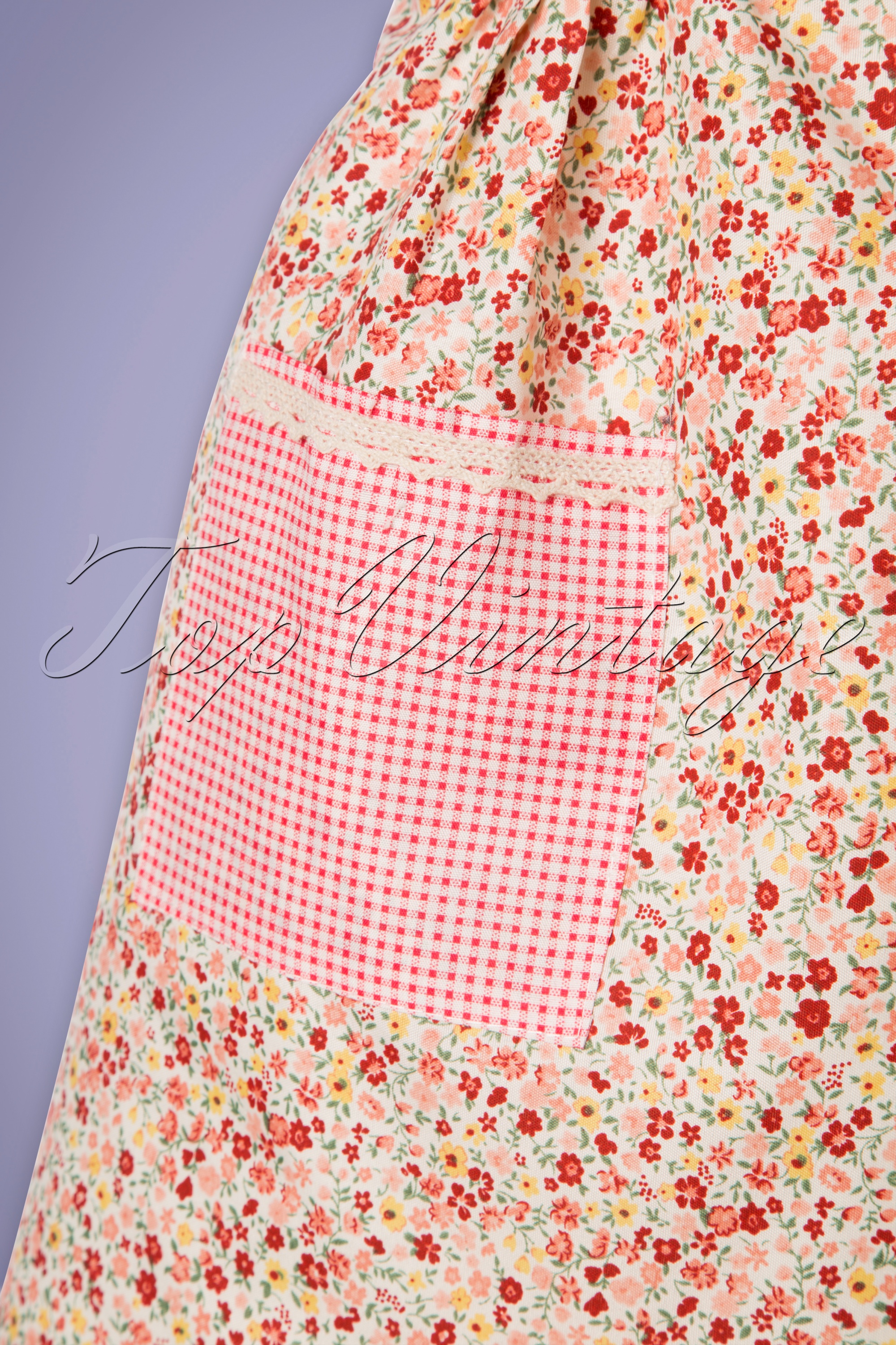 Collectif Clothing - Dolly schort met bloemenprint in roze 4