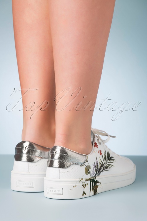 Ted Baker - Penil Floral Sneakers Années 50 en Blanc 5