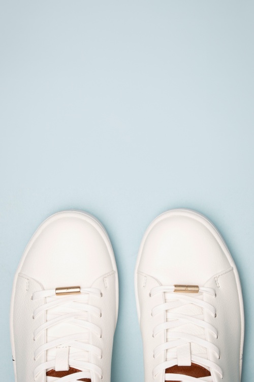 Ted Baker - Wenil sneakers met bloemmotief in wit 3