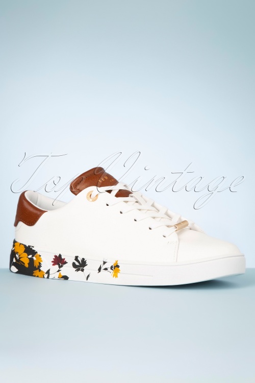 Ted Baker - Wenil Floral Sneakers Années 70 en Blanc 2