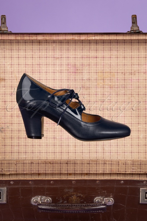 Topvintage Boutique Collection - Back In Time lederen pumps in marineblauw 2