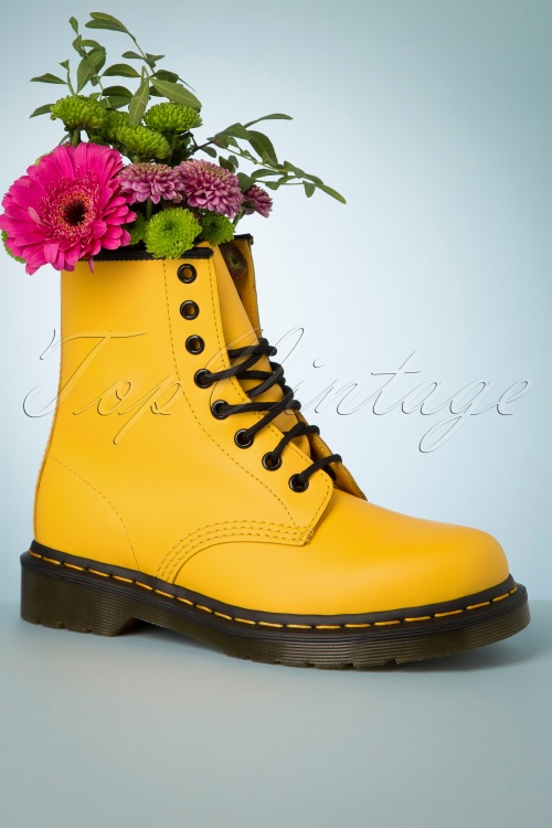 Dr. Martens - 1460 Smooth Ankle Boots en Jaune