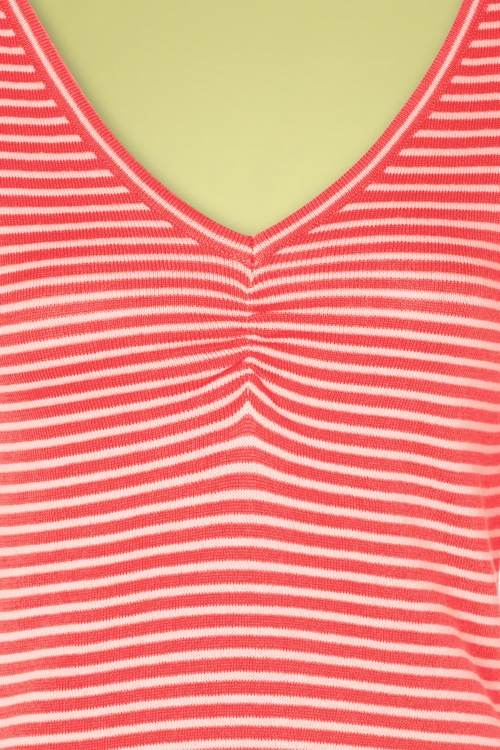 Mademoiselle YéYé - 60s One Step Ahead Knit Top in Coral Stripes 3