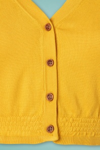 Bright and Beautiful - Nigela Cropped Cardigan Années 70 en Moutarde 3