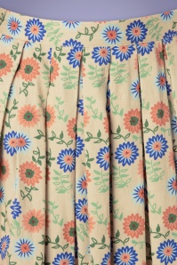 Banned Retro - 50s Flower Power Swing Skirt in Cream 3