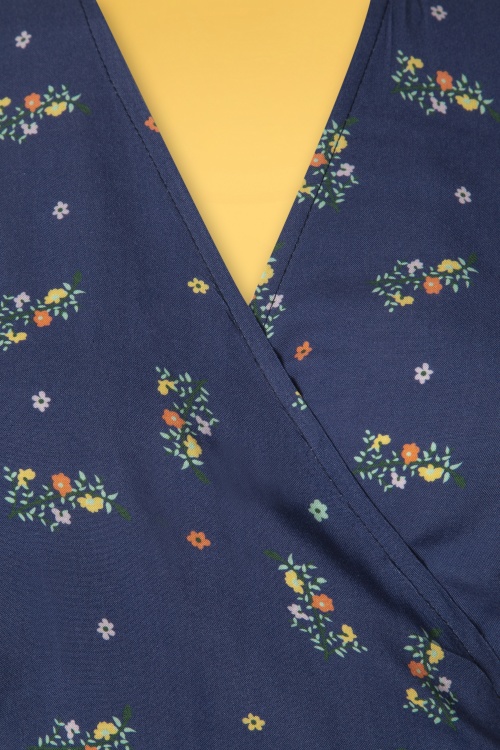 Banned Retro - 70s Spring Sprig Wrap Blouse in Blue 3