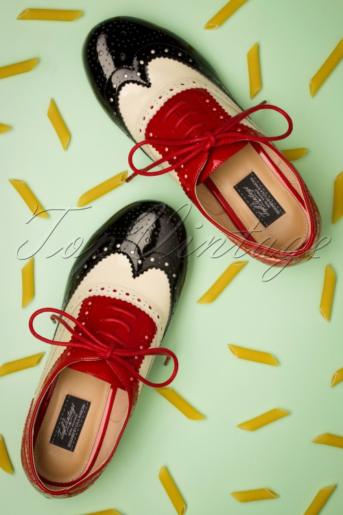 Lola Ramona ♥ Topvintage - 60s Penny Goes To Italy Brogue Flats in Black and Red 2
