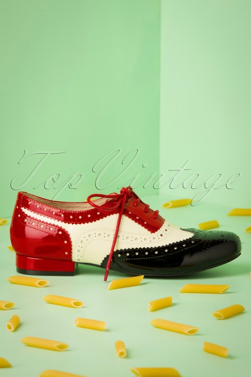 Lola Ramona ♥ Topvintage - 60s Penny Goes To Italy Brogue Flats in Black and Red 3