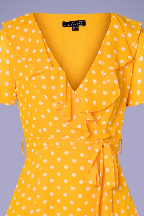 Smashed Lemon - Kamila swing jurk met polkadots in geel 2
