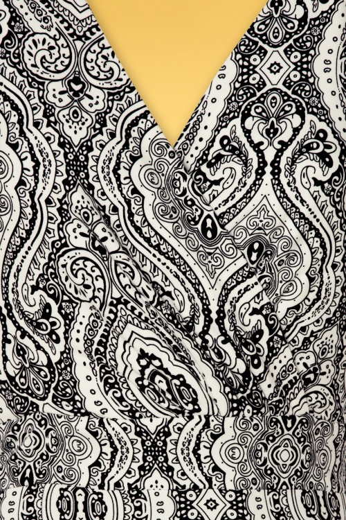 Smashed Lemon - Aliana Baroque Maxi Dress Années 70 en Noir et Blanc 4